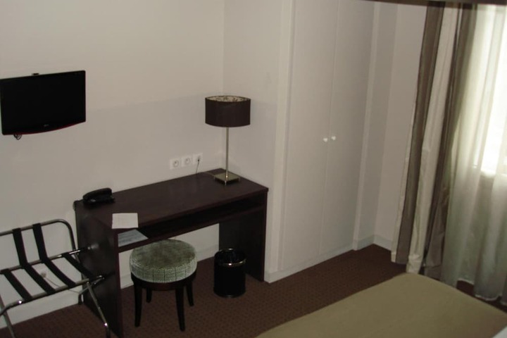 Room 26 of 43