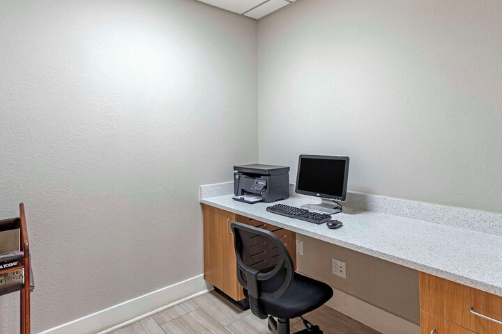 Business Center 26 of 30