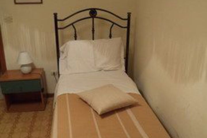 Room 33 of 52