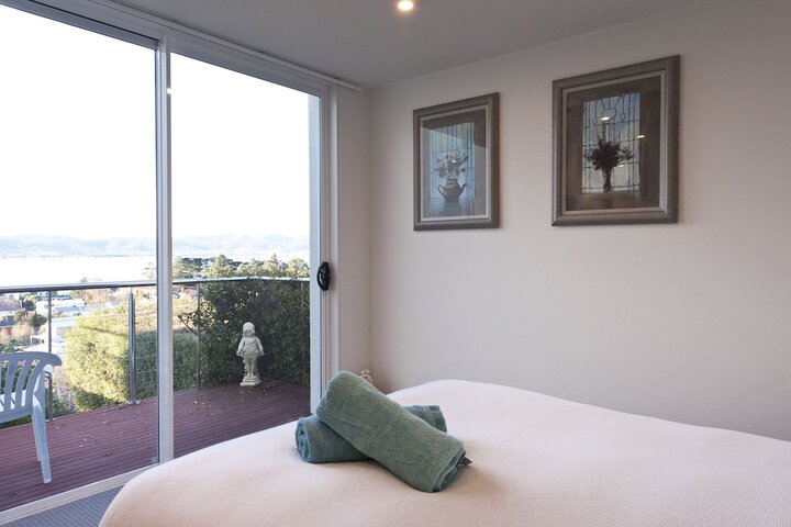Room 2 of 28