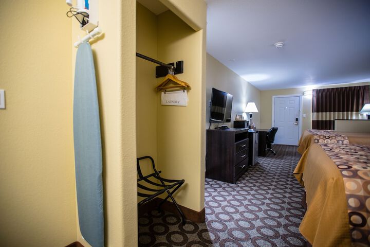 Room 4 of 79