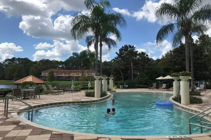 Pool 13 of 28