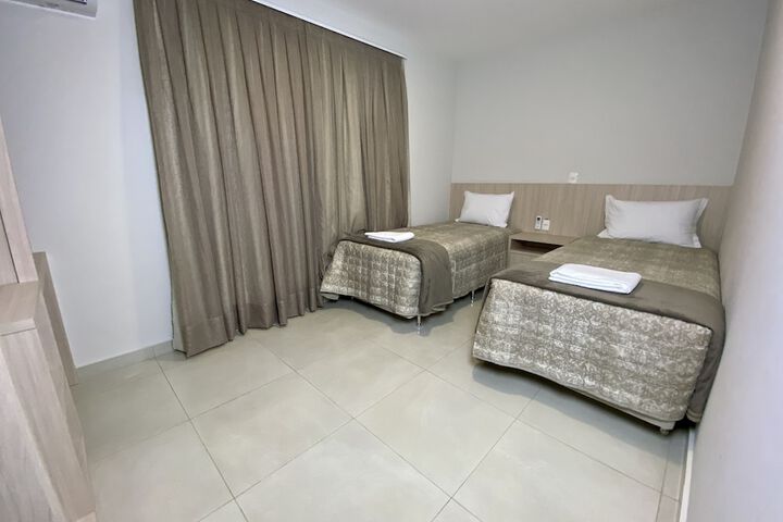 Room 12 of 84