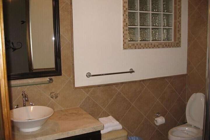 Room 8 of 14