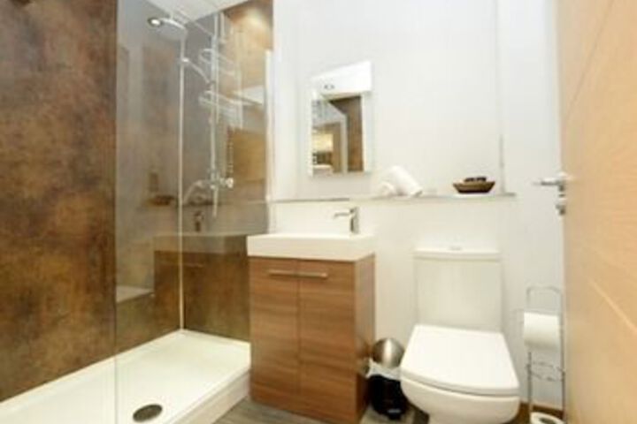 Room 3 of 9