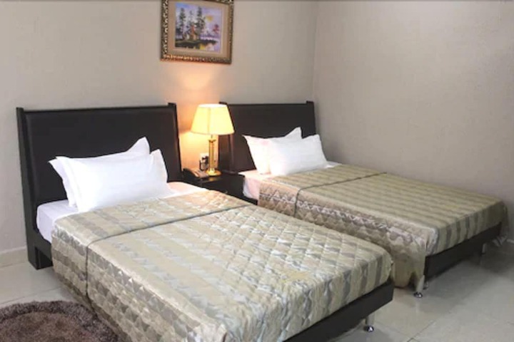 Room 8 of 20