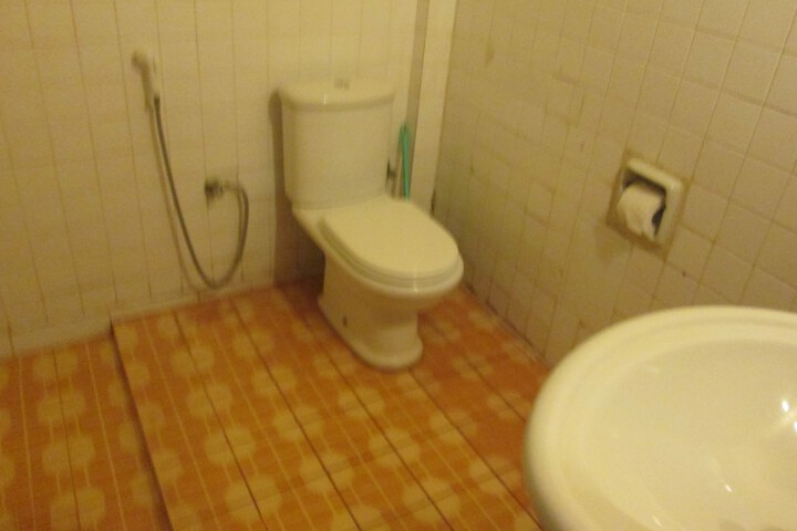 Room 18 of 18