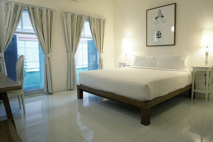 Room 10 of 86