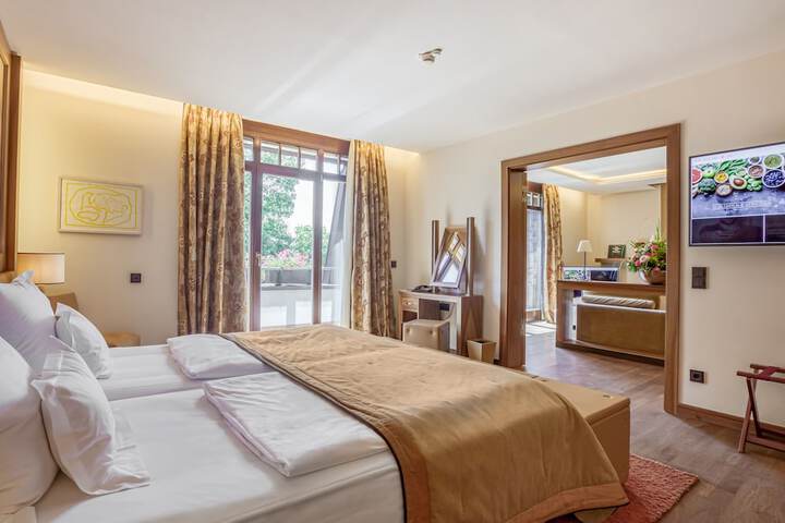 Room 20 of 80