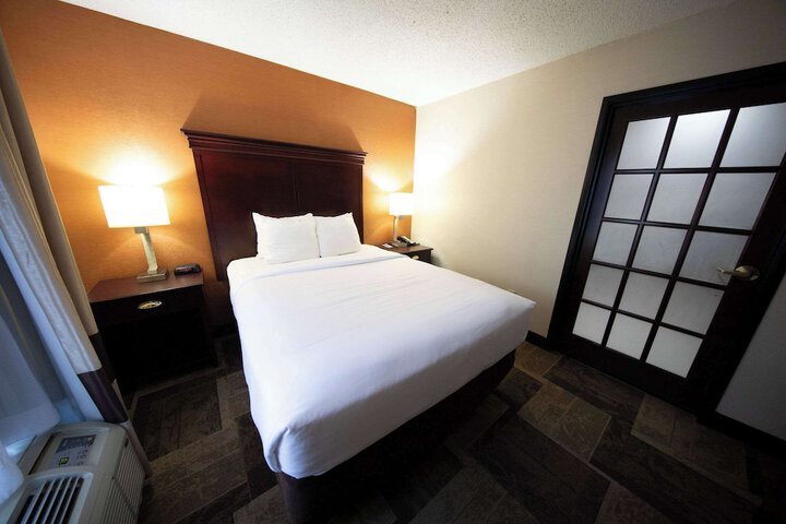 2 Queen Beds (6 of 14)