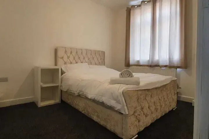 Room 2 of 18