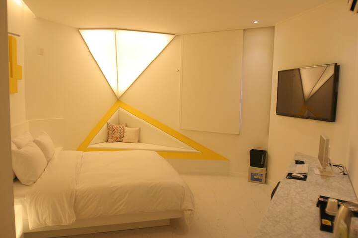 Room 11 of 177
