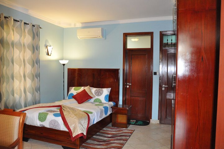 Room 9 of 42