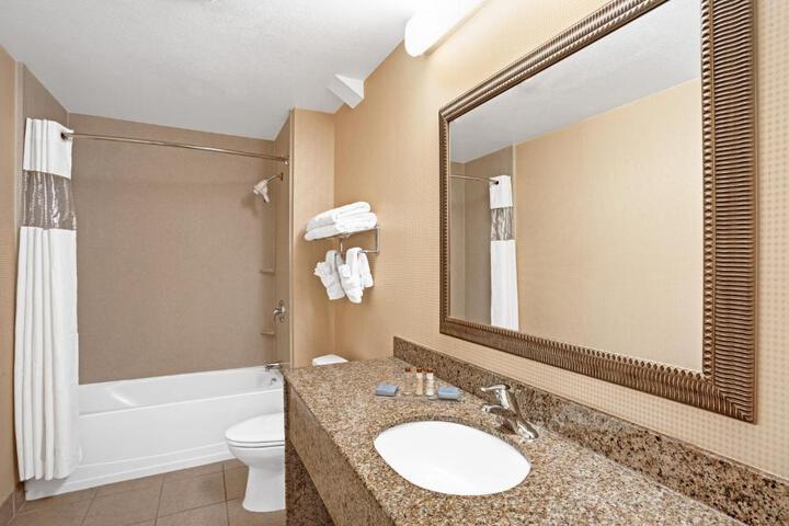 2 Queen Bed Accessible Room (2 of 6)