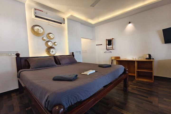 Room 9 of 31