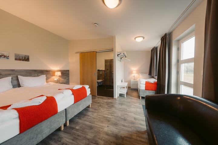 Room 7 of 72