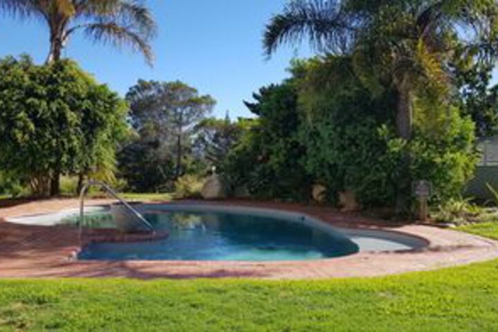 Pool 25 of 28