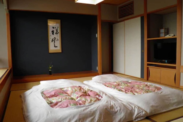 Room 6 of 69