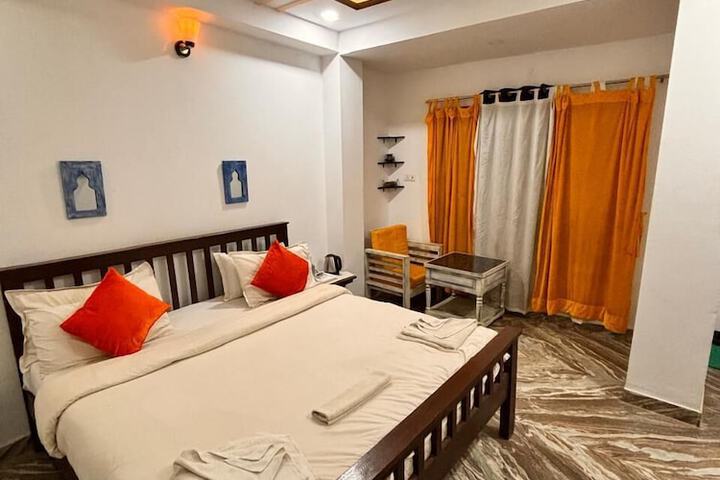 Room 16 of 31