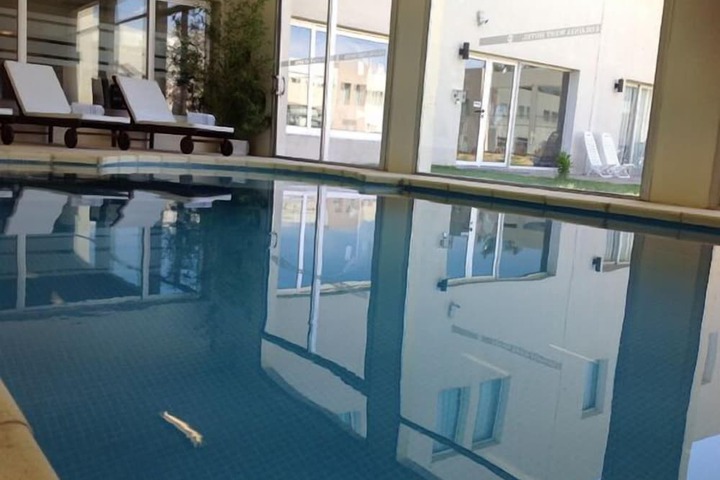 Pool 18 of 52