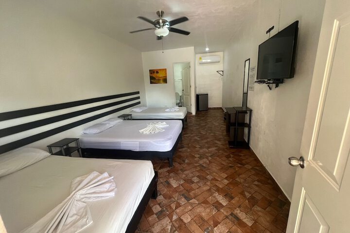 Room 6 of 17