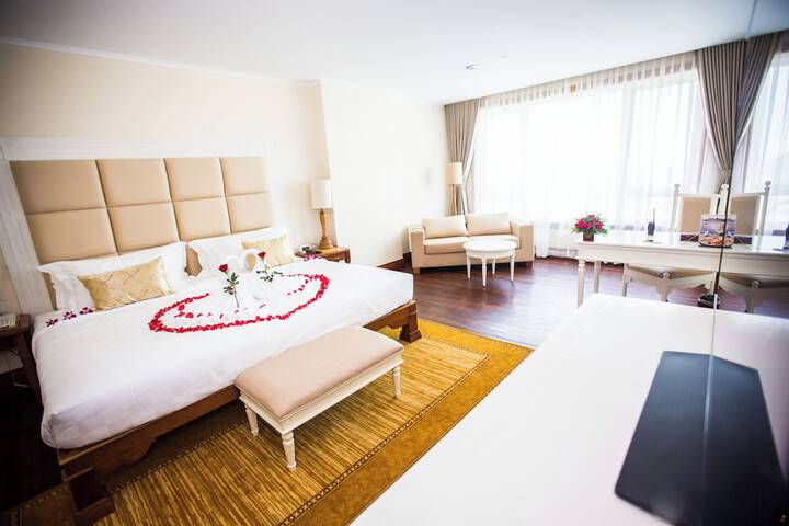 Room 13 of 74
