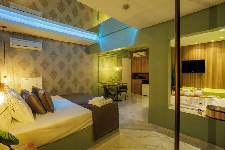Room 10 of 27