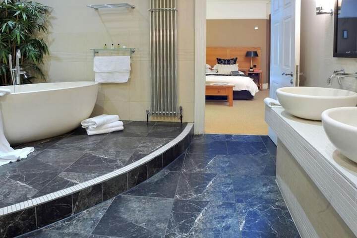 Room 20 of 29