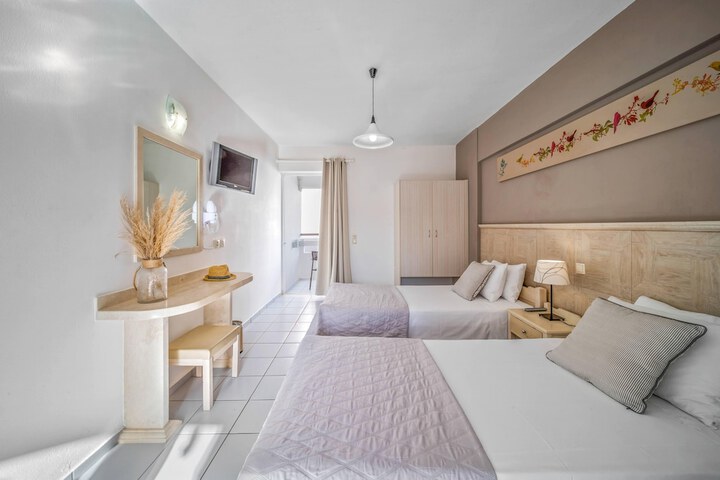 Room 26 of 90