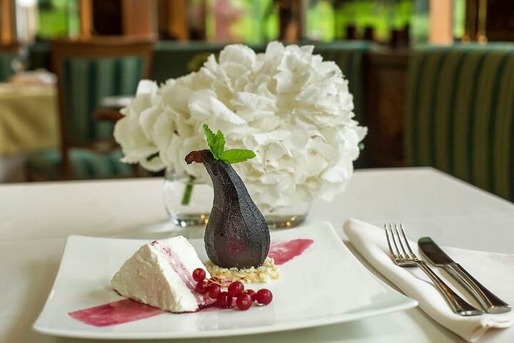 Dining 40 of 70