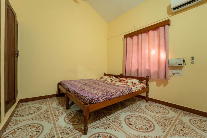 Room 9 of 20