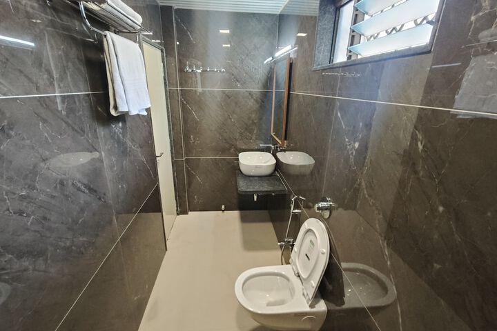 Room 15 of 16