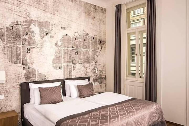 Room 4 of 43