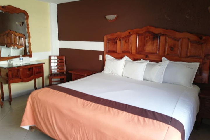 Room 9 of 36