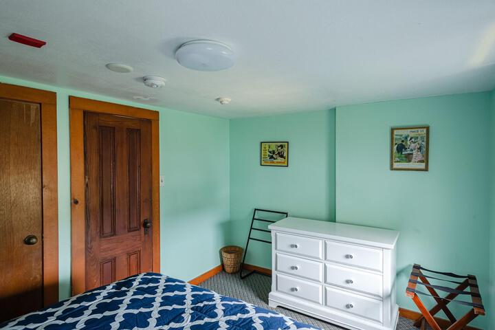 Room 53 of 63