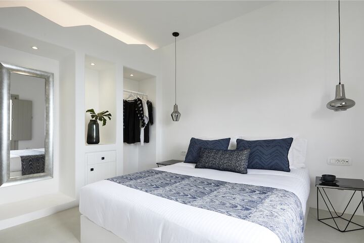 Room 3 of 40