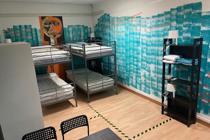 Room 30 of 42