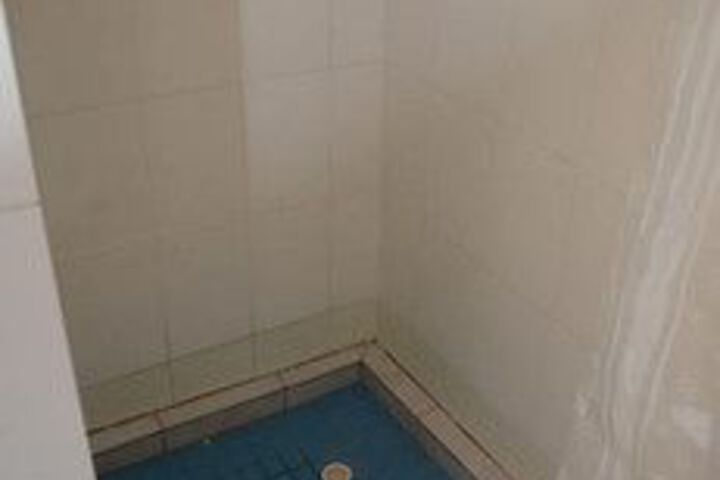 Room 6 of 24