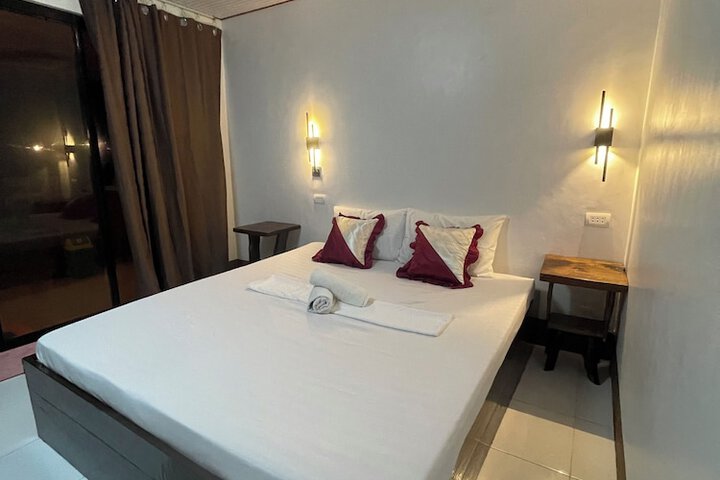 Room 4 of 61