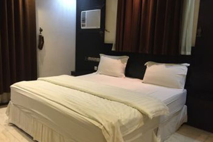Room 17 of 29