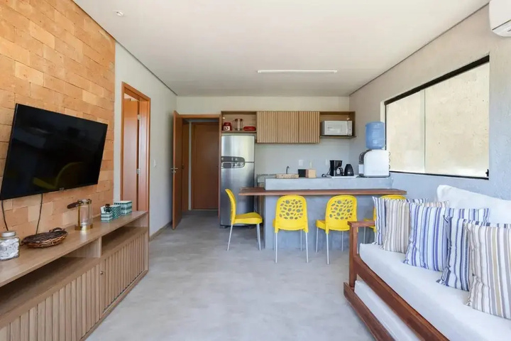 Room 4 of 15