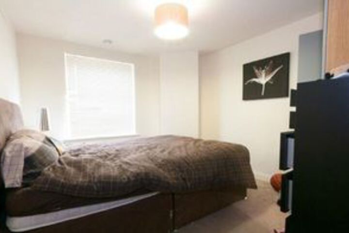 Room 4 of 7