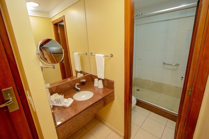 Room 8 of 19