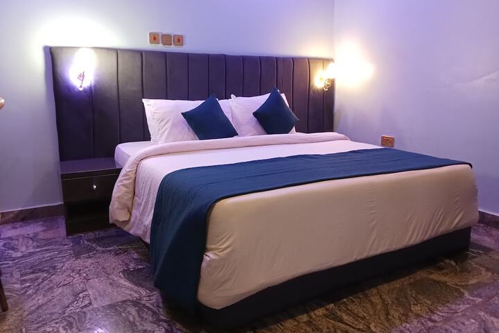 Room 16 of 46