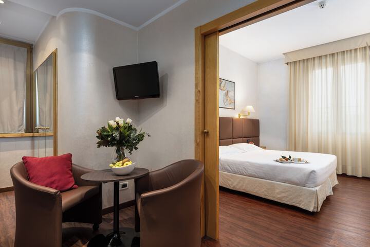 Room 30 of 76