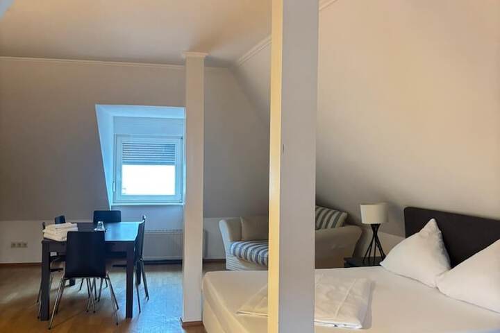 Room 21 of 38