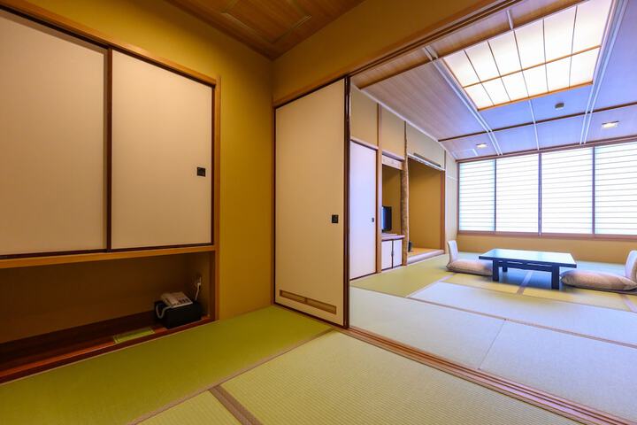 Room 15 of 33