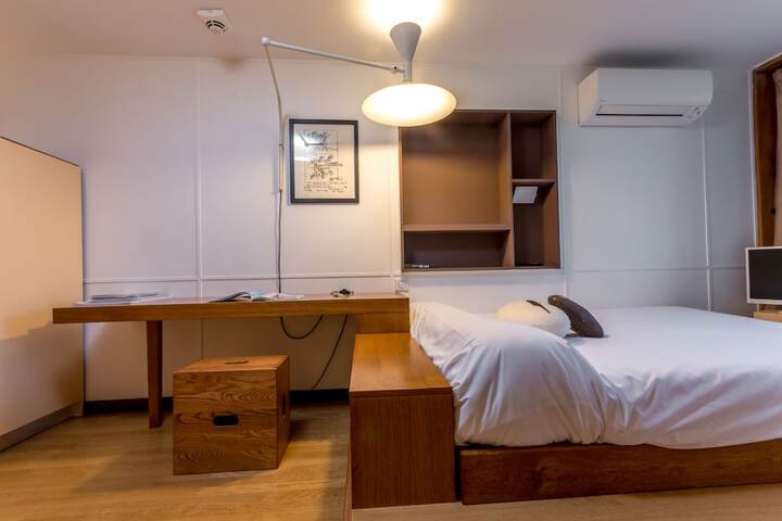 Room 17 of 98