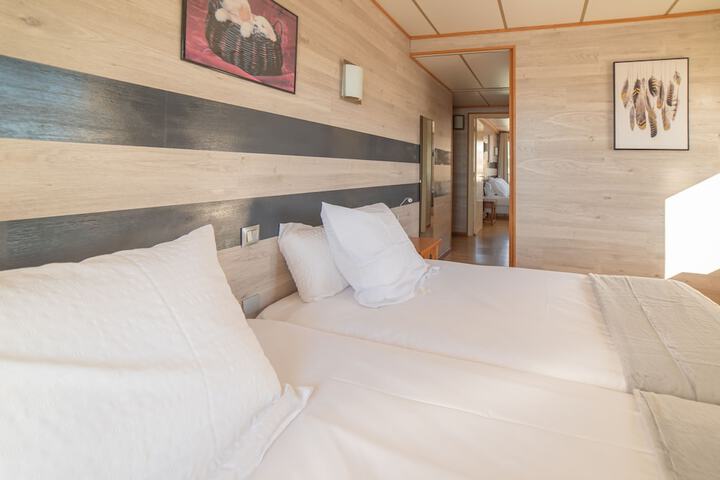 Room 10 of 84