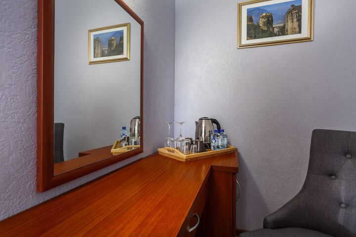 Room 70 of 94